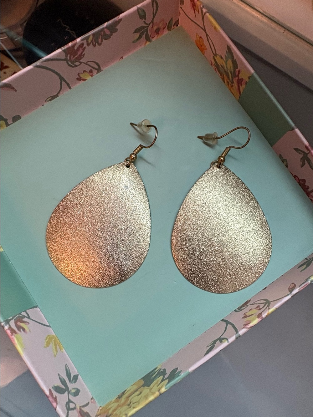 Gold Teardrop Dangle Earrings - Women Jewelry beautiful brand new 🤩